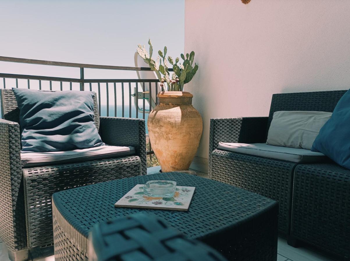 Al Bajah Loft Monovano Con Requisiti Hotel Taormina Exterior photo